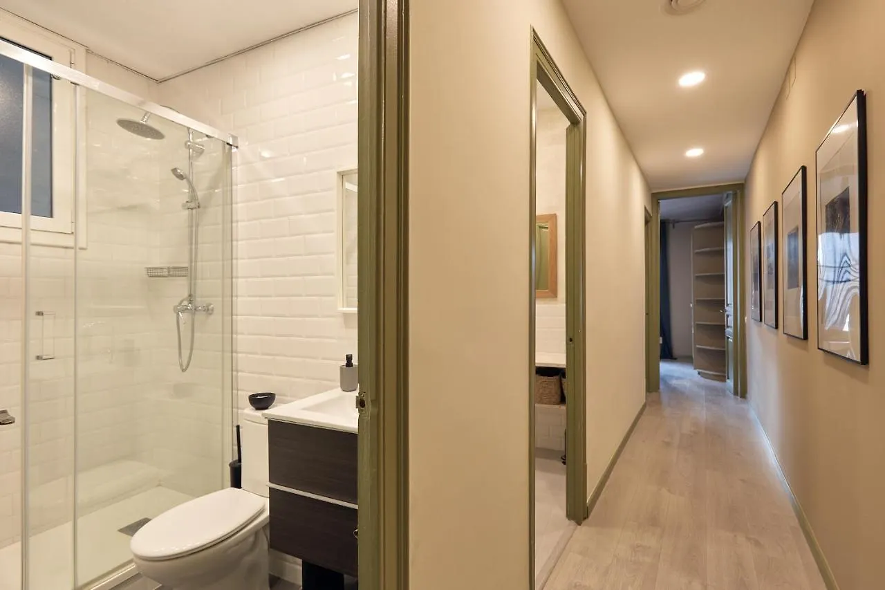 Maya - Two Bedroom In Enric Granados Barcelona Apartment
